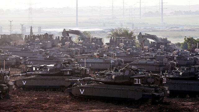 IDF tanks on the Gaza border