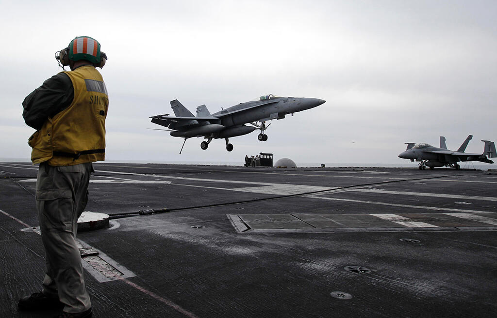 ארה"ב שולחת למזרח התיכון את נושאת המטוסים אברהם לינקולן בגלל איומים מ איראן