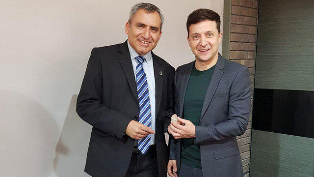 Then-president elect Zelenskiy meets with Israeli minister Ze'ev Elkin