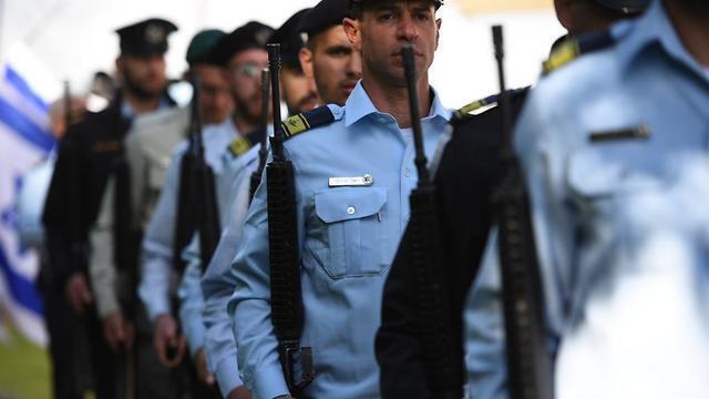 Церемония поминовения павших полицейских и пограничников. Фото: полиция (צילום: דוברות המשטרה) Церемония поминовения павших полицейских и пограничников. Фото: полиция