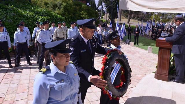 Acting Israel Police Commissioner Moti Cohen at the Memorial Day ceremony 2019 (Photo: Israel Police) (צילום: דוברות המשטרה) Acting Israel Police Commissioner Moti Cohen at the Memorial Day ceremony 2019 (Photo: Israel Police)