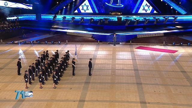 Церемония празднования Дня независимости Израиля на горе Герцля в Иерусалиме. Фото: студия в Герцлии (צילום: אולפני הרצליה) Церемония празднования Дня независимости Израиля на горе Герцля в Иерусалиме. Фото: студия в Герцлии