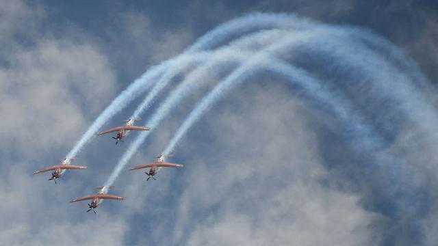 Воздушный парад в небе над Израилем. Фото: Яир Саги (צילום: יאיר שגיא) Воздушный парад в небе над Израилем. Фото: Яир Саги