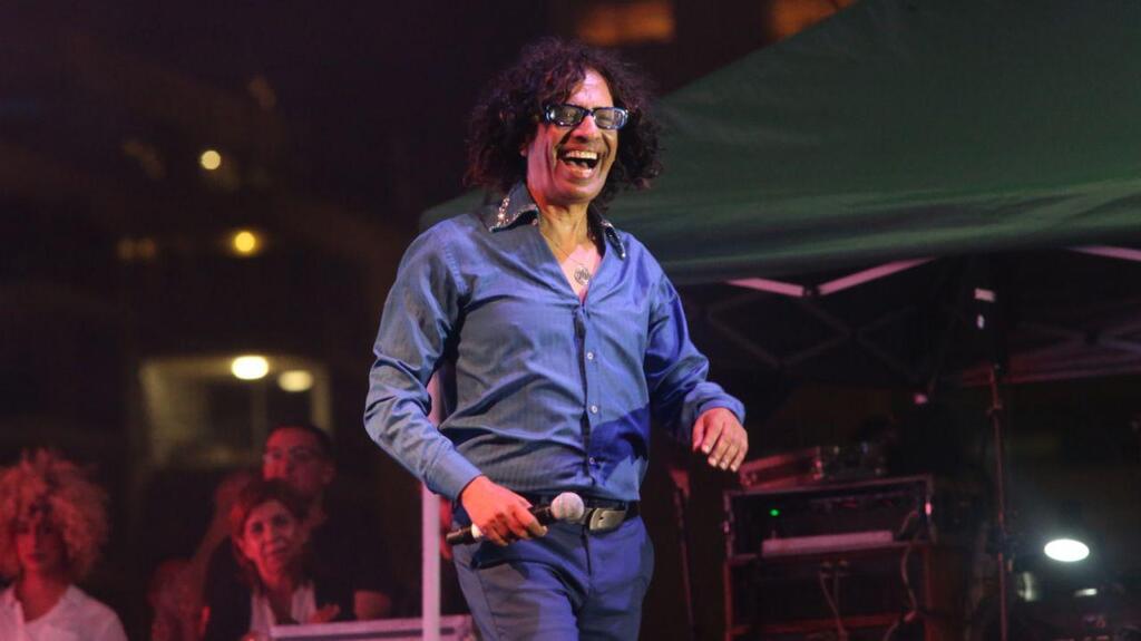 יזהר כהן במתחם האירוויזיון בגן צ'ארלס קלור בתל אביב