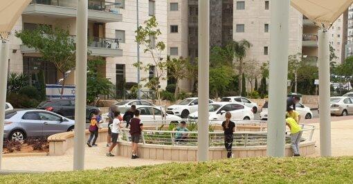 Жители недовольны детским вандализмом. Фото предоставлено жителями (Фото предоставлено жителями) Жители недовольны детским вандализмом. Фото предоставлено жителями