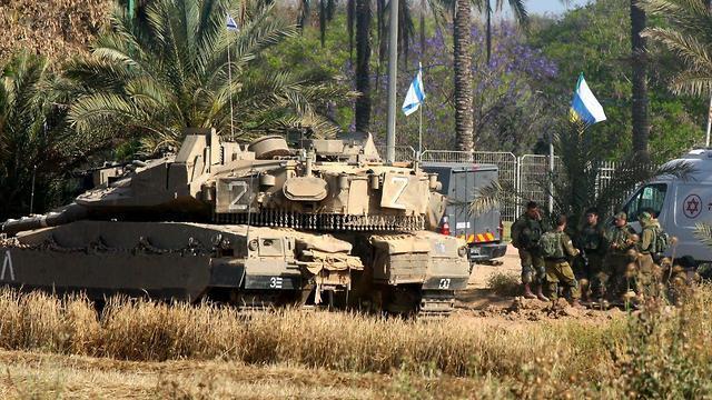IDF troops along the Gaza border (Photo: Roee Idan)