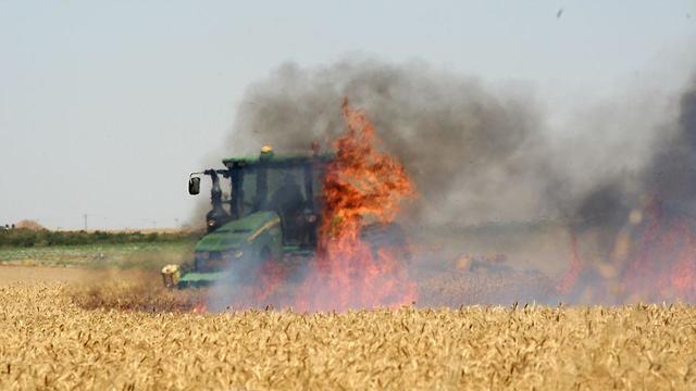 Огненный террор: пожары в Сдот-Негевe. Фото: Рои Идан