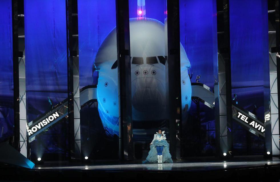 Самолет, доставивший исполнителей на конкурс. Фото: Орен Ахарони (צילום: אורן אהרוני) Самолет, доставивший исполнителей на конкурс. Фото: Орен Ахарони