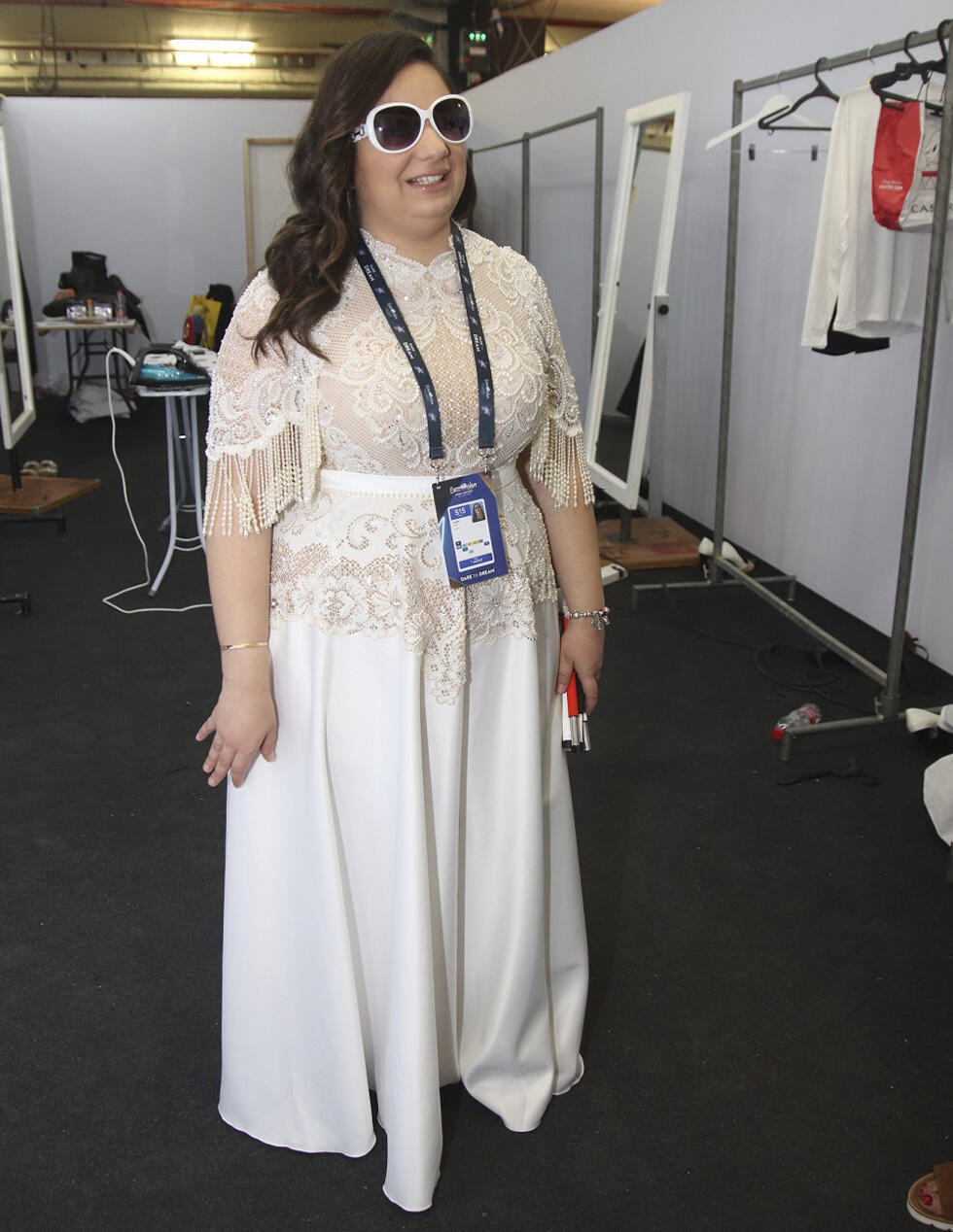 Солистка коллектива в платье от Контенто. Фото: Ор Гефен, КАН