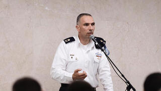 מפקד חיל הים האלוף אלי שרביט בטקס הענת תעודות הוקרה בזרוע הים על שורת מבצעים חשאיים