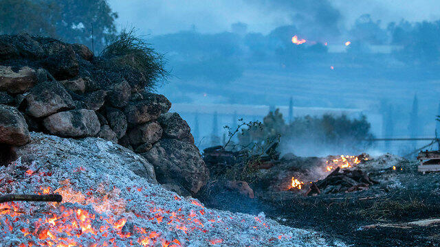 Kfar Uriyah blaze (צילום: EPA ) Kfar Uriyah blaze