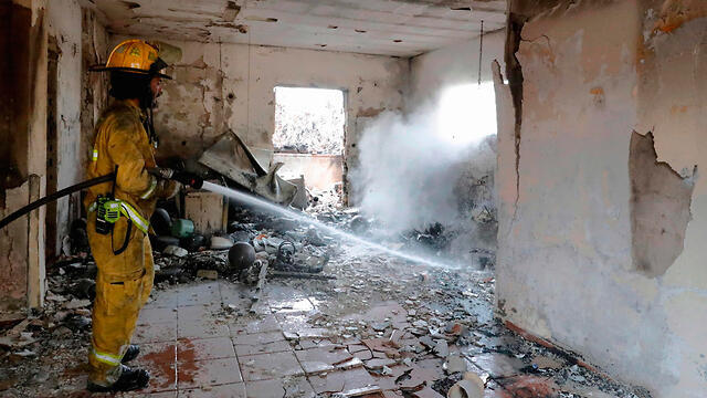 Пожар в Мево-Модиим. Фото: AFP (צילום: AFP) Пожар в Мево-Модиим. Фото: AFP