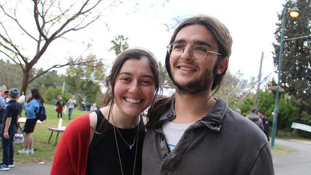 Дафна и Эли, жители Мево-Модиимnullnull Дафна и Эли, жители Мево-Модиим