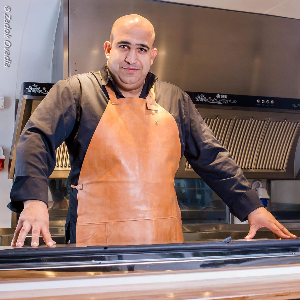 Гай Перец, шеф-повар мобильного гриль-бара. Фото: Цадок Овадья