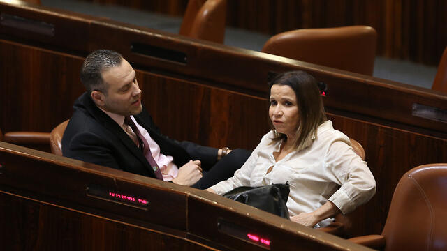 Shelli Yachimovich and Miki Zohar (צילום: עמית שאבי) Shelli Yachimovich and Miki Zohar