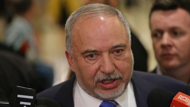 Avigdor Liberman attends the Knesset vote on whether to disperse and hold fresh elections (Photo: Alex Kolomoisky) (צילום: אלכס קולומויסקי ) Avigdor Liberman attends the Knesset vote on whether to disperse and hold fresh elections (Photo: Alex Kolomoisky)