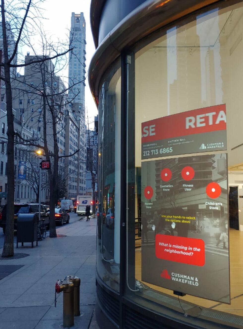 Умная витрина Outernets. Фото: Outernets