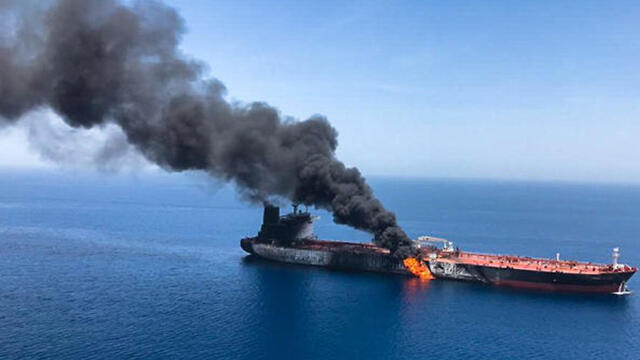 Oil tanker on fire after alleged Iranian attack in the Gulf of Oman (Photo: EPA) (צילום: EPA) Oil tanker on fire after alleged Iranian attack in the Gulf of Oman (Photo: EPA)