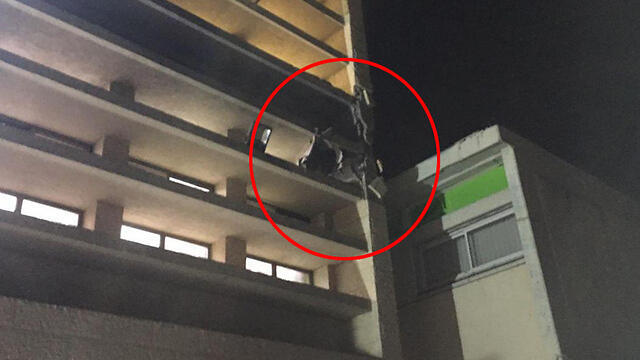 Rocket hit at Sderot Yeshivanullnull Rocket hit at Sderot Yeshiva