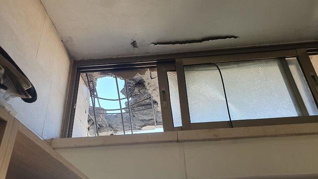 House in Sderot sustains direct hit by Gaza rocket