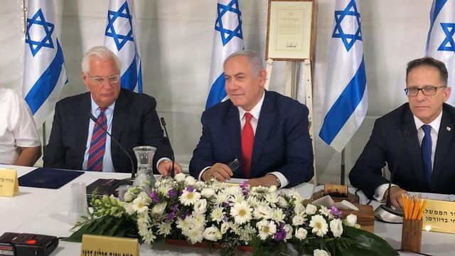Заседание правительства на Голанских высотах. Фото: Matty Stern, U.S. Embassy Jerusalem (צילום: Matty Stern, U.S. Embassy Jerusalem) Заседание правительства на Голанских высотах. Фото: Matty Stern, U.S. Embassy Jerusalem