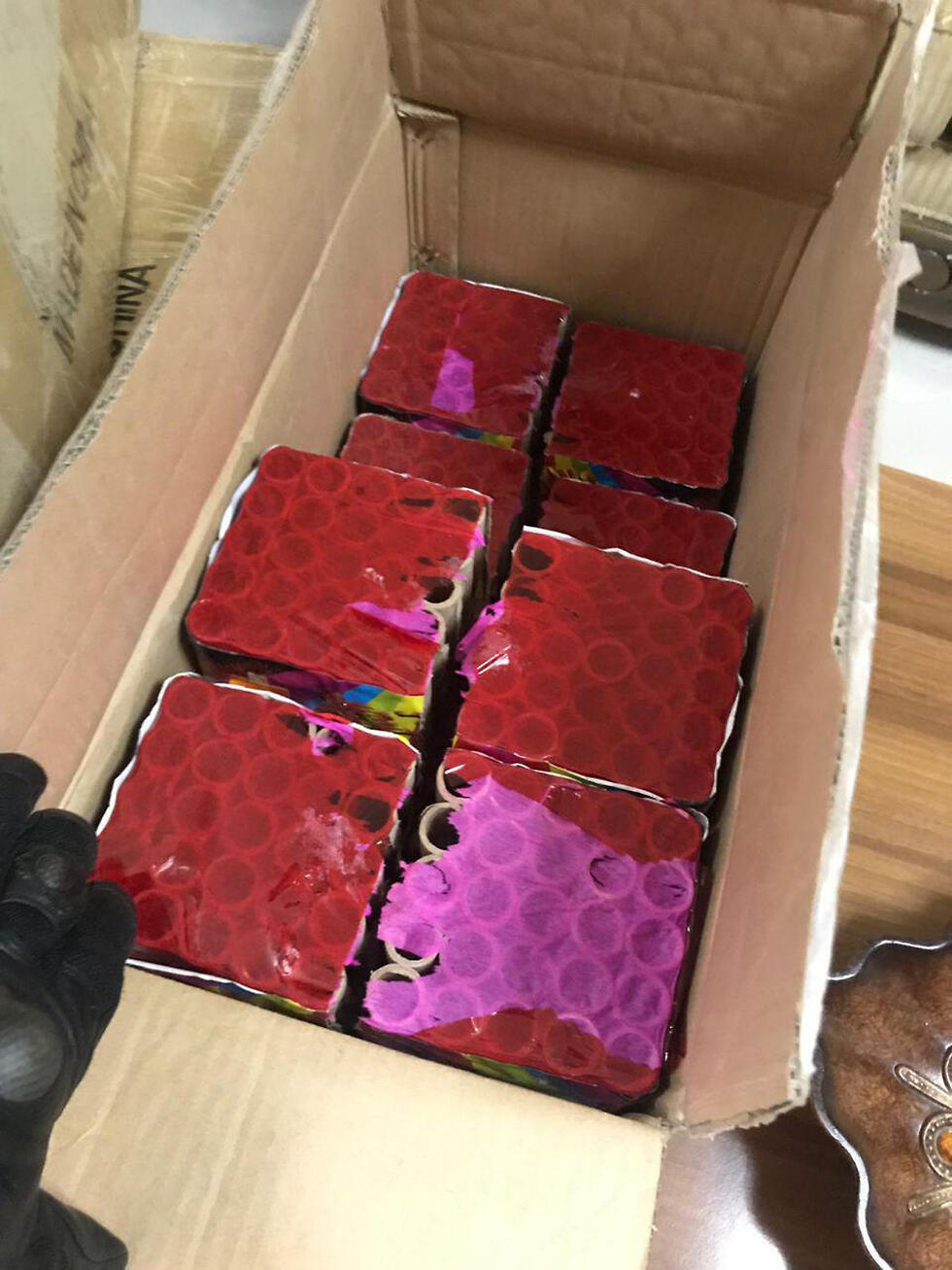 Изъятые полицией ракеты для фейерверка. Фото: пресс-служба полиции