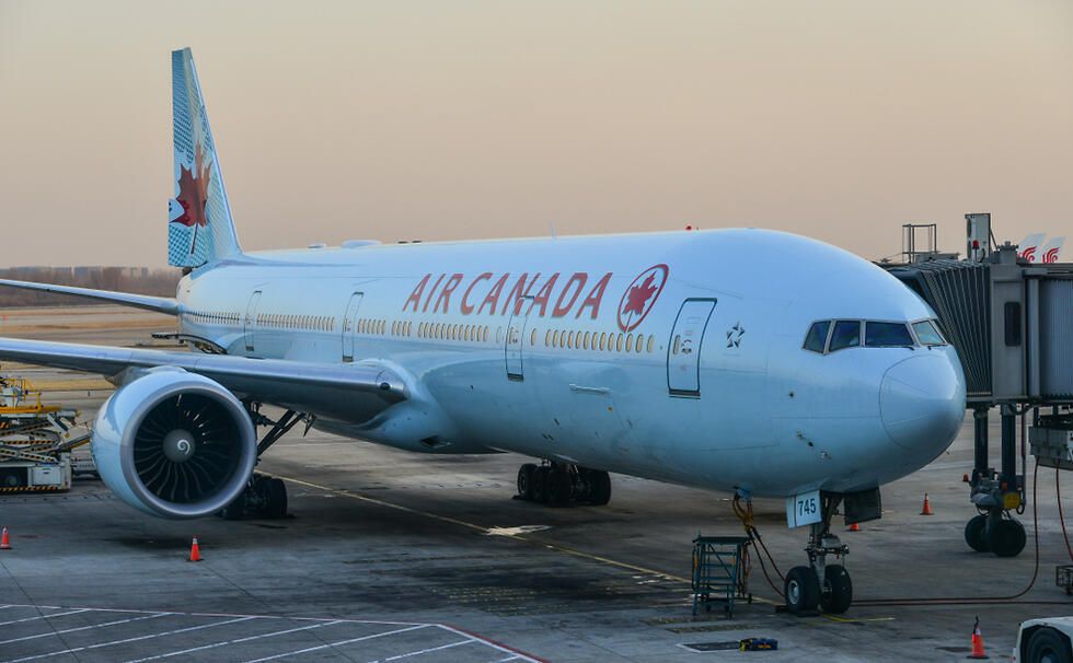 Самолет компании Air Canada. Фото: shutterstock