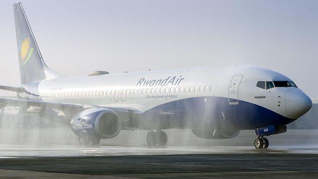 Самолет RwandAir в Бен-Гурионе. Фото: Идо Вехтель