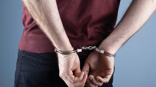 אילוסטרציה אזיקים אזוק עצור מעצר