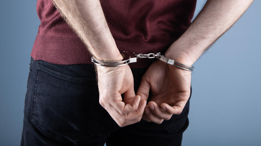 אילוסטרציה אזיקים אזוק עצור מעצר