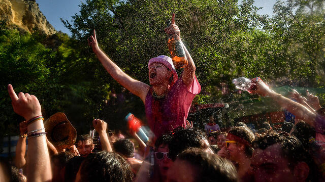 Винная битва в Испании. Фото: AP