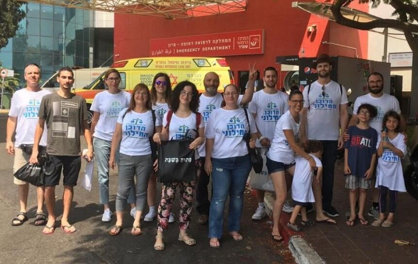 Волонтеры. Фото: предоставлено "Ришон ха-хофшит" nullnull Волонтеры. Фото: предоставлено "Ришон ха-хофшит"