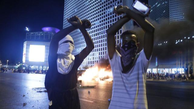 Беспорядки на перекрестке Азриэли в Тель-Авиве. Фото: Шауль Голан