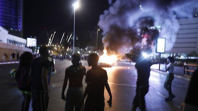 Беспорядки на перекрестке Азриэли в Тель-Авиве. Фото: Шауль Голан