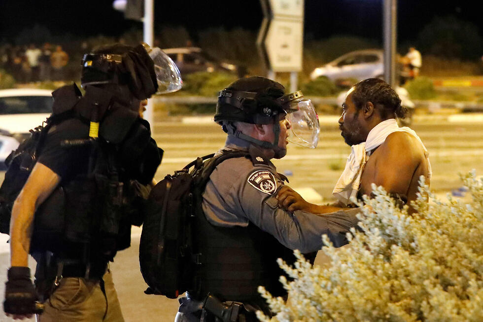Police and protesters clash in Netanya last week 