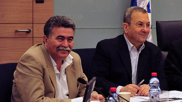 Amir Peretz and Ehud Barak in the Knesset in 2012 (Photo: GPO) (צילום: אריאל חרמוני, לע"מ) Amir Peretz and Ehud Barak in the Knesset in 2012 (Photo: GPO)