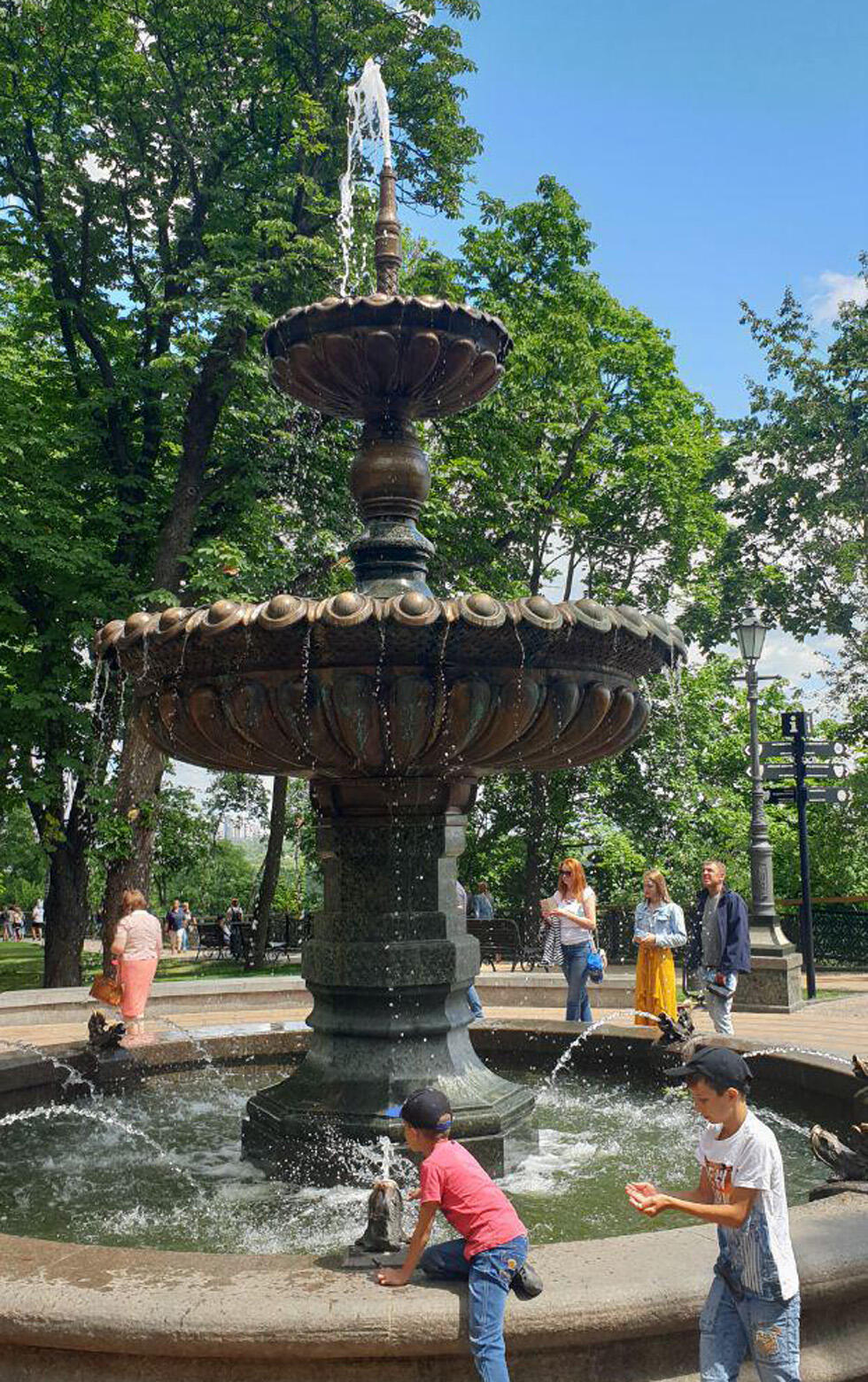 Фонтан братьев Кличко. Фото: Ноа Лави (Фото: Ноа Лави) Фонтан братьев Кличко. Фото: Ноа Лави