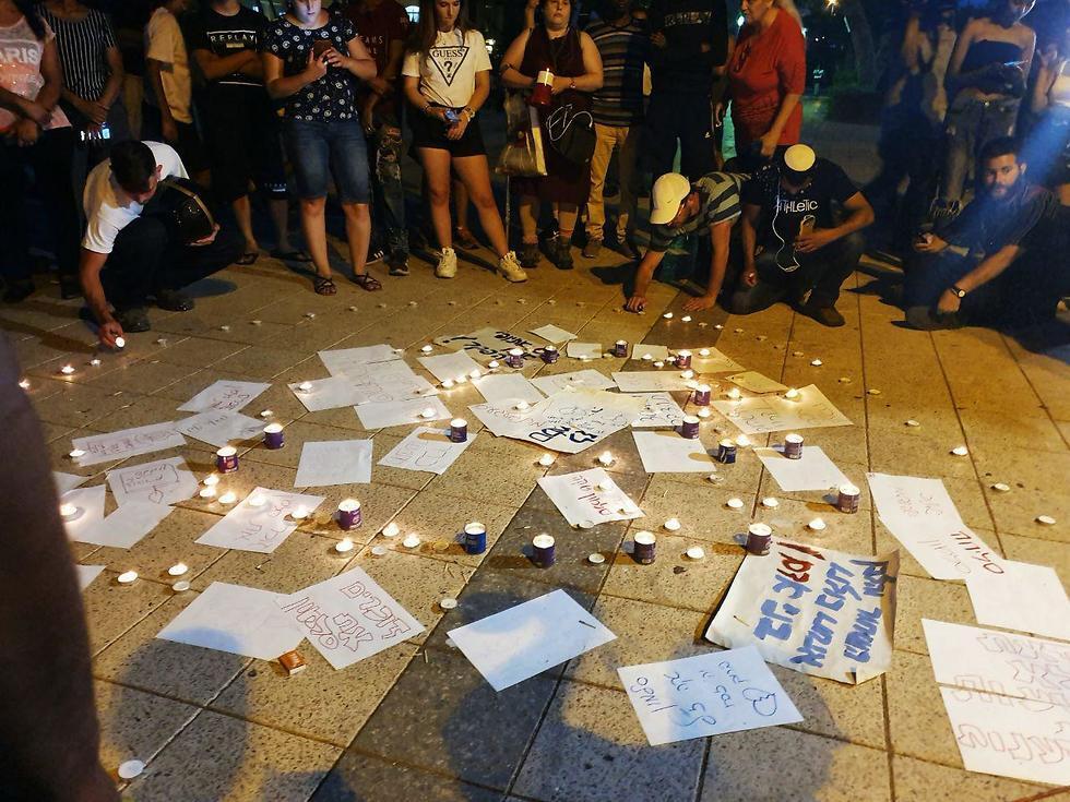Teens gather in the park where Solomon Tekah was killed (צילום: גיל נחושתן) Teens gather in the park where Solomon Tekah was killed