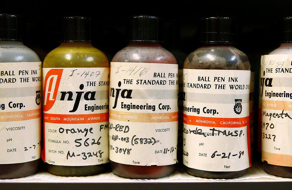 Образцы чернил в лаборатории. Фото: AP