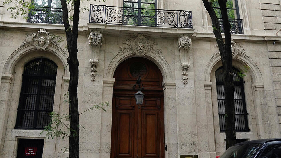 אחוזה בית של ג'פרי אפשטיין שמואשם ב סחר ב נערות לצורכי מין ניו יורק מנהטן