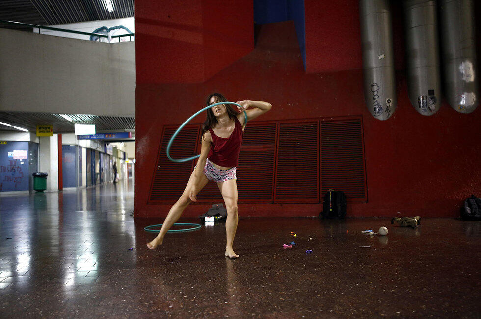 Tel Aviv Central Bus Station (Photo: Reuters) (צילום: רויטרס) Tel Aviv Central Bus Station (Photo: Reuters)