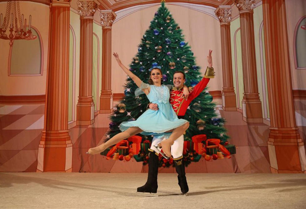 Сцена из спектакля "Щелкунчик". Фото: Николай Редозубов (студия "Photodeluxe") 