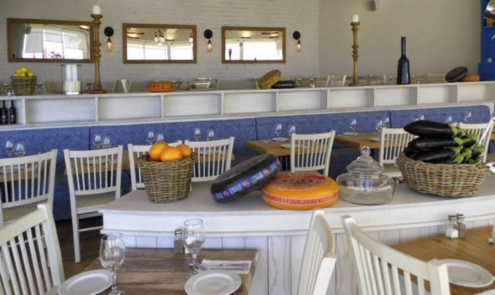 Интерьер ресторана удачно сочетается с его месторасположением 