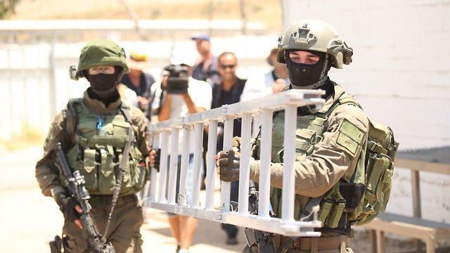 Занятия на курсах по борьбе с террором. Фото: Моти Кимхи