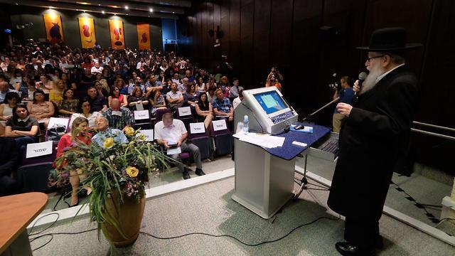 Deputy Health Minister Yaakov Litzman speaking at Sheba Medical Center