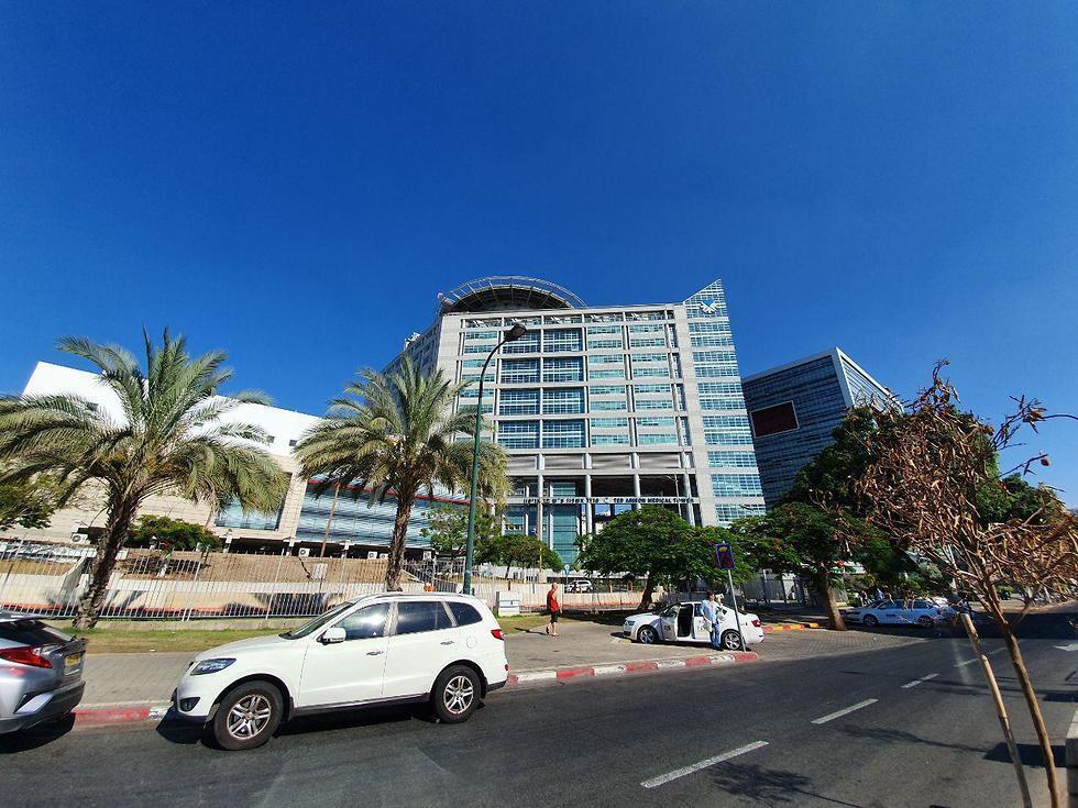 בית חולים איכילוב ב תל אביב אירוע דקירה נער להט"ב רחוב יחיעם