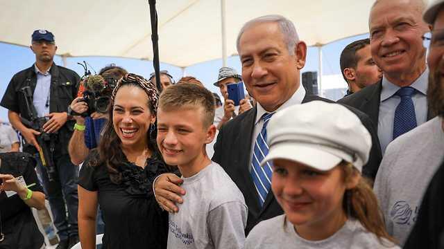 Нетаниягу встречает репатриантов из Украины в преддверии выборов. Фото: Ноам Москович