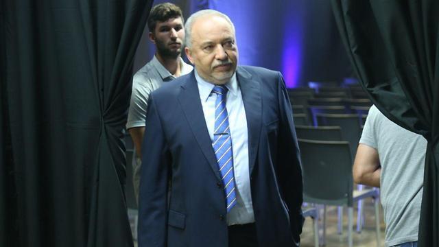 Chairman of the Yisrael Beiteinu party Avidgor Liberman presenting Knesset candidates list (photo: Motti Kimche)