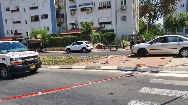 На месте ДТП в Кирьят-Гате. Фото: Барэль Эфраим (צילום: בראל אפרים) На месте ДТП в Кирьят-Гате. Фото: Барэль Эфраим