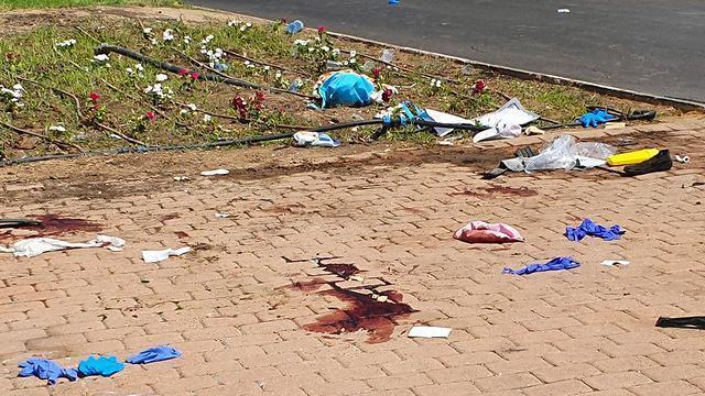 Кровь и детские сумочки. Фото: Барэль Эфраим